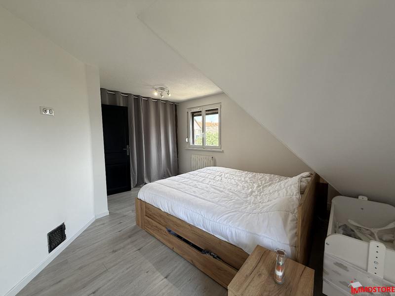 Maison - 90 m² - 5 pièces