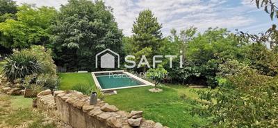 Maison - 245 m² - 12 pièces