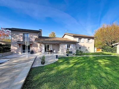 Maison - 182 m² - 7 pièces