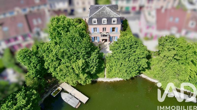 Maison - 213 m² - 8 pièces