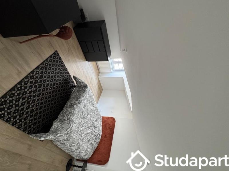 Chambre - 13 m² - 1 pièce