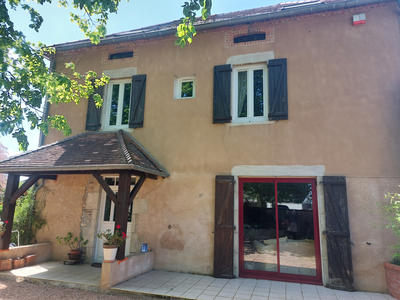 Maison - 240 m² - 7 pièces