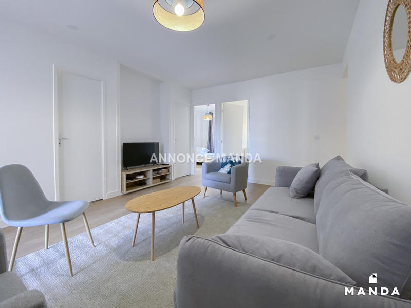 Chambre - 10 m² - 6 pièces