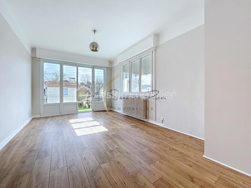 Pavillon - 130 m² - 6 pièces