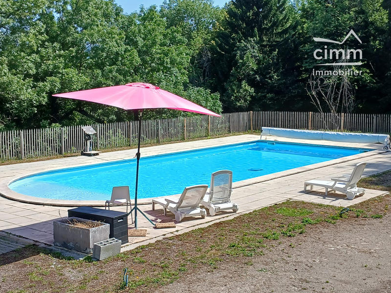 Maison - 240 m² - 4 pièces