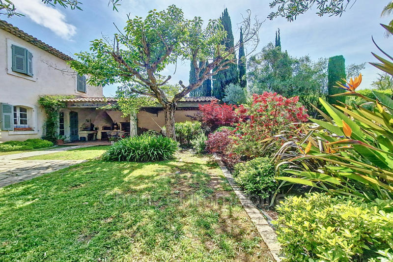 Villa - 240 m² - 5 pièces