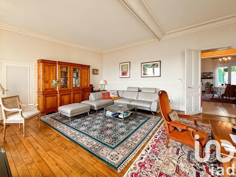 Maison - 270 m² - 8 pièces