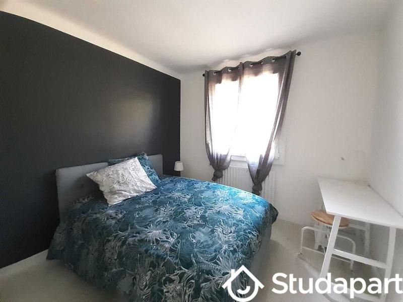 Chambre - 10 m² - 1 pièce