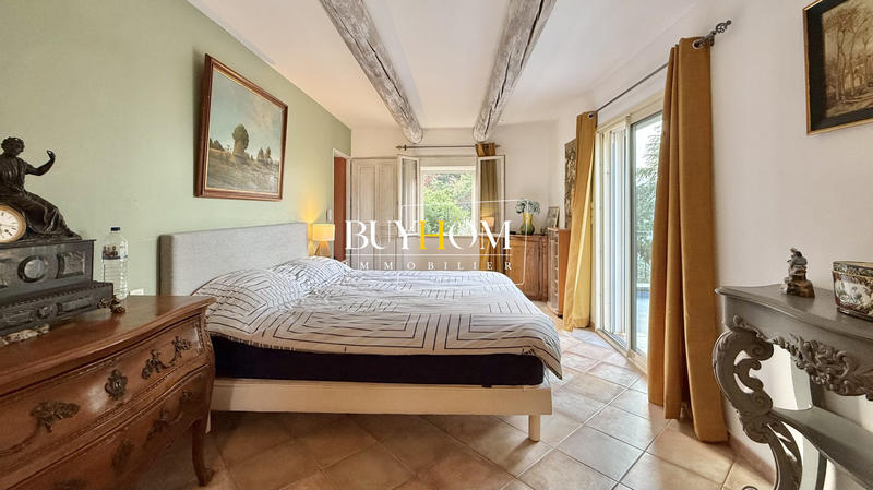 Maison - 180 m² - 5 pièces