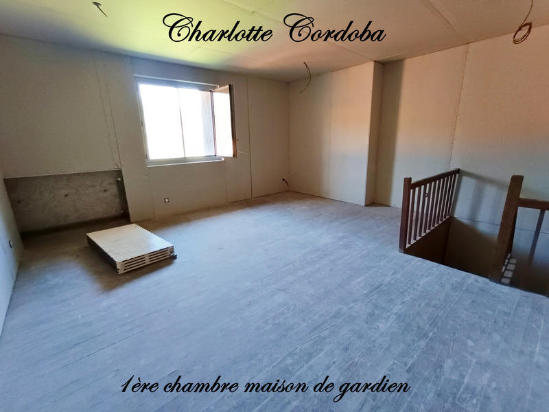 Maison - 478 m² - 16 pièces