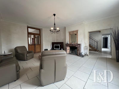 Maison - 300 m² - 10 pièces