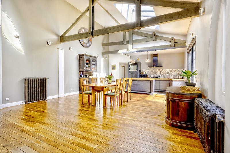 Propriété - 305 m² - 7 pièces