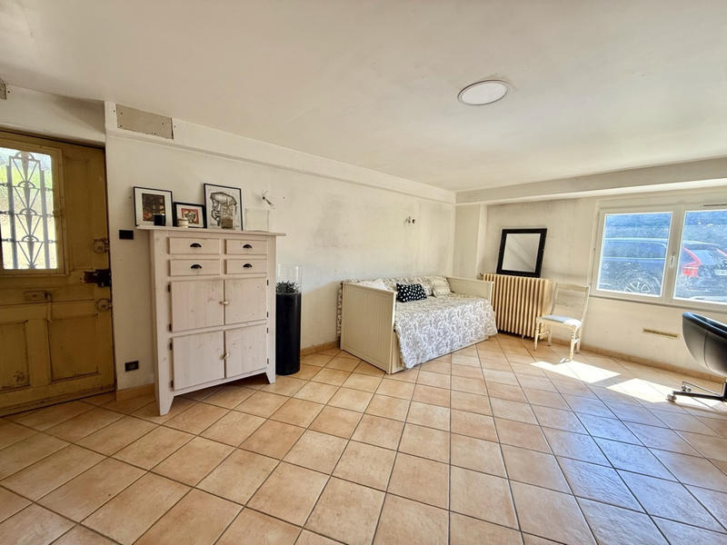 Maison - 245 m² - 8 pièces