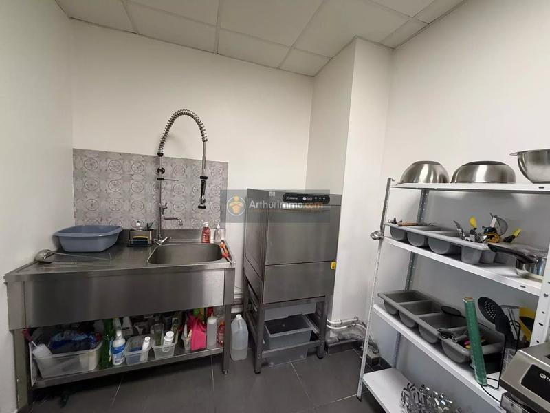 Magasins - 92 m² - 4 pièces