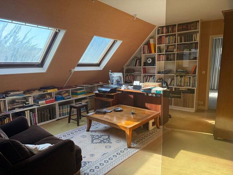 Maison - 205 m² - 9 pièces