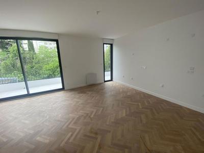 Appartement - 98 m² - 4 pièces