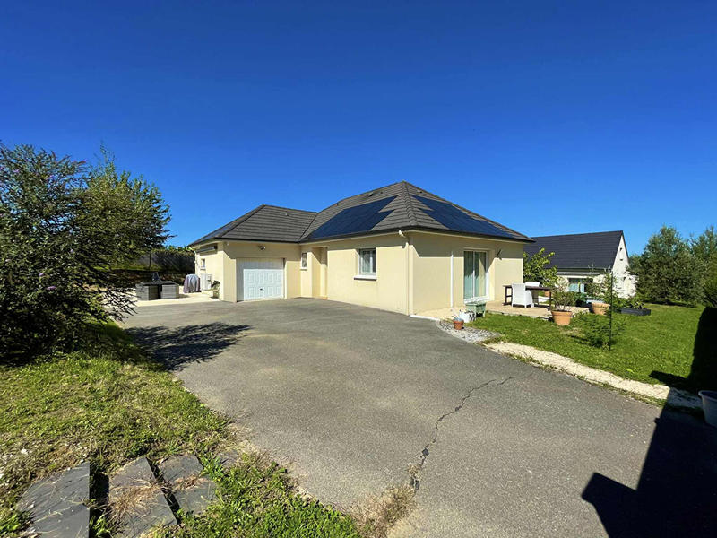 Maison - 96 m² - 5 pièces