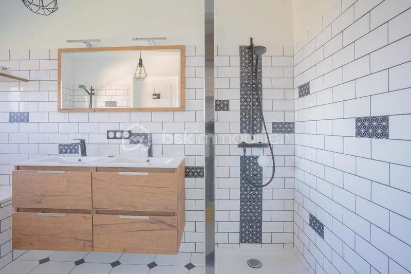 Maison - 190 m² - 7 pièces