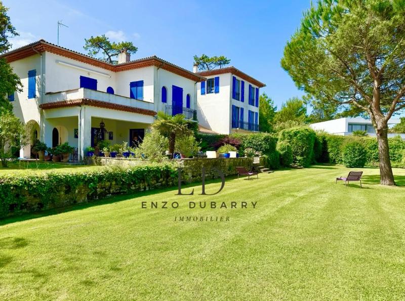 Appartement - 167 m² - 5 pièces