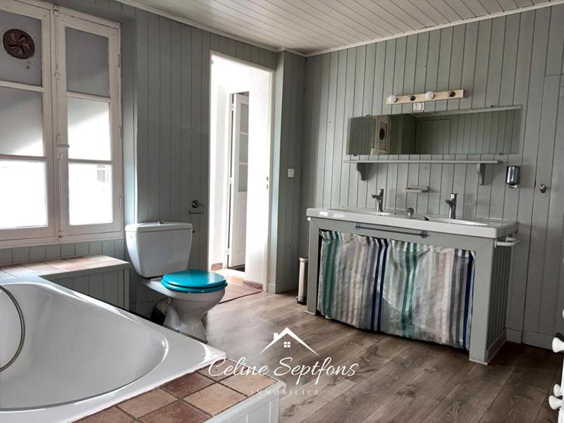 Maison - 200 m² - 9 pièces