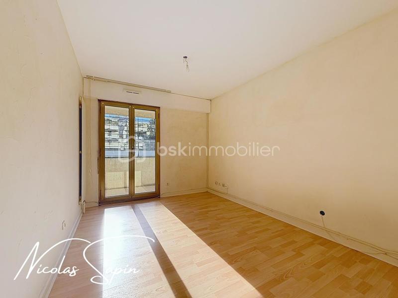 Appartement - 84 m² - 3 pièces