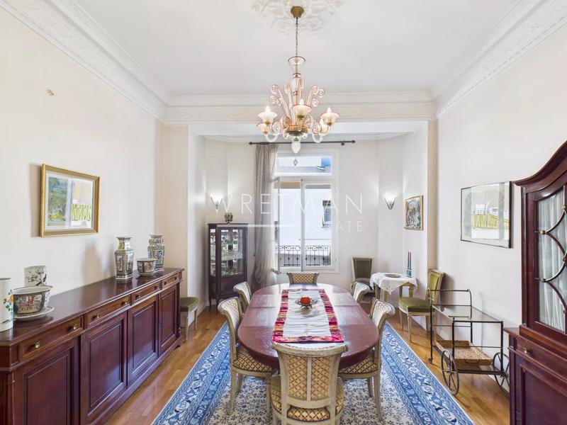 Appartement - 155 m² - 5 pièces