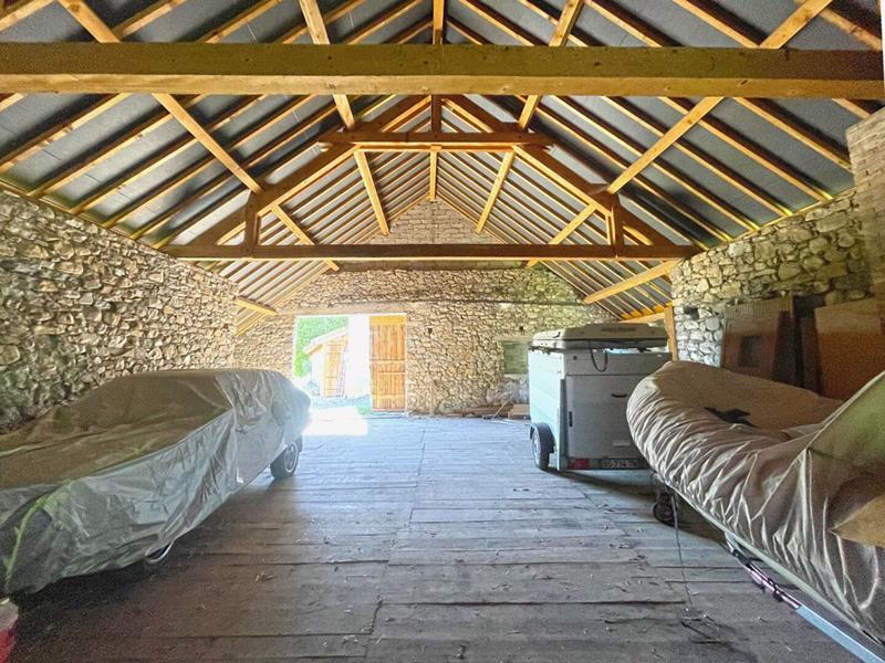 Corps de ferme - 400 m² - 5 pièces