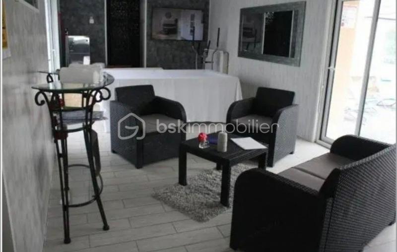 Maison - 689 m² - 30 pièces