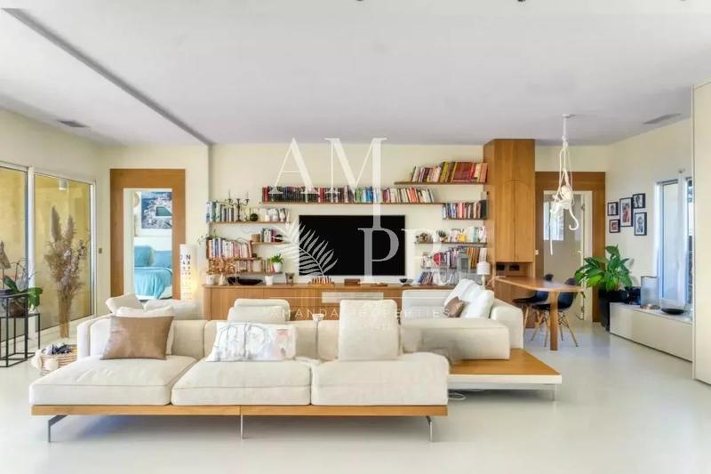 Villa - 233 m² - 5 pièces