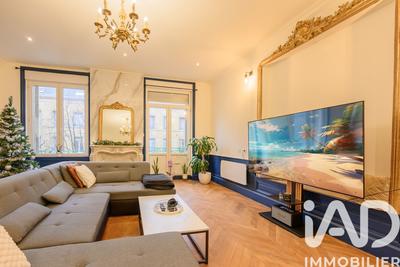 Loft - 129 m² - 5 pièces