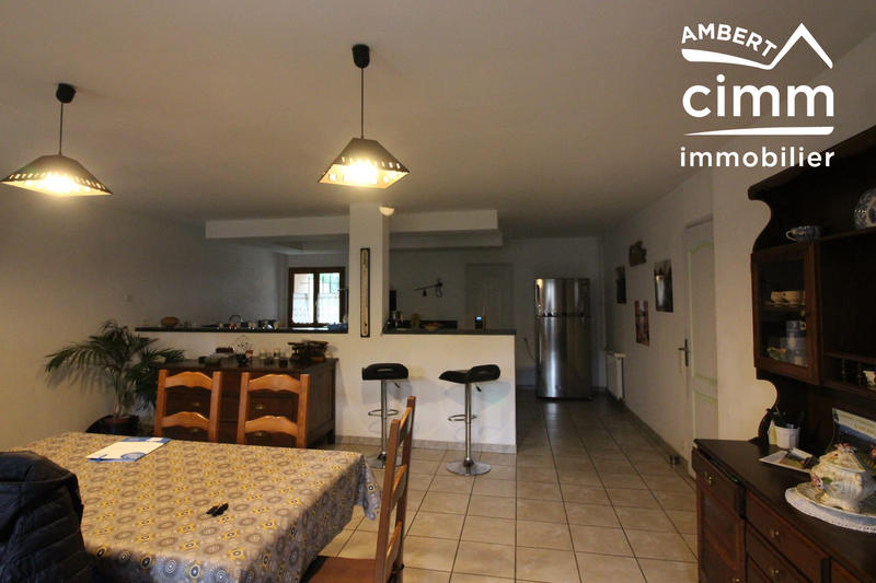 Maison - 275 m² - 12 pièces