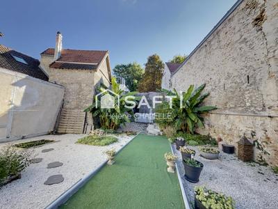 Maison - 185 m² - 10 pièces