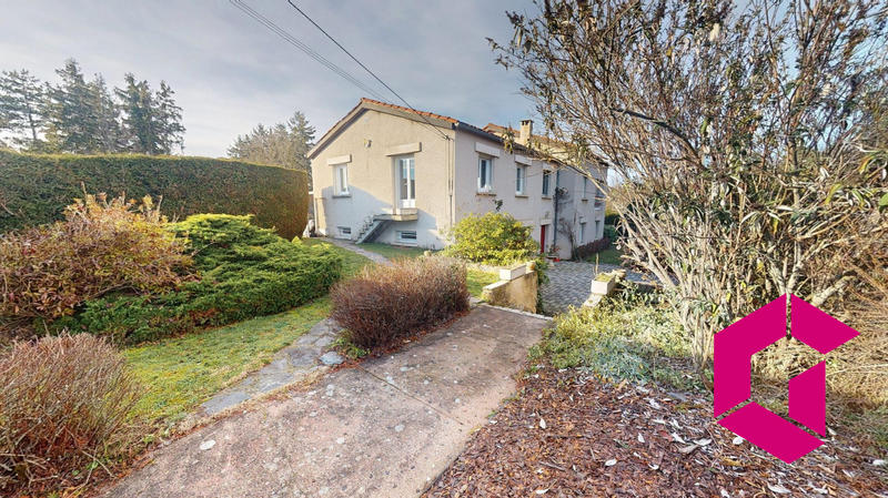 Maison traditionnelle - 243 m² - 5 pièces