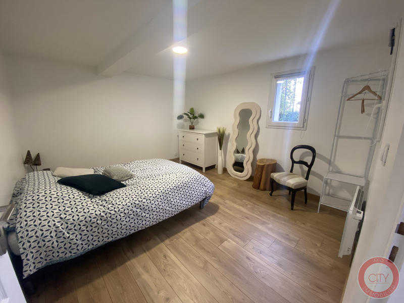 Maison traditionnelle - 223 m² - 9 pièces