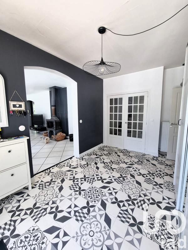 Maison - 220 m² - 9 pièces