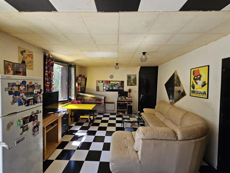 Maison - 238 m² - 9 pièces