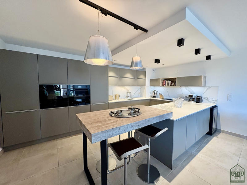 Appartement - 100 m² - 4 pièces