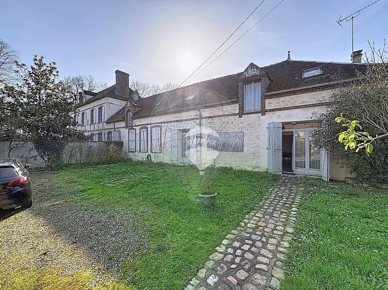 Maison - 246 m² - 8 pièces