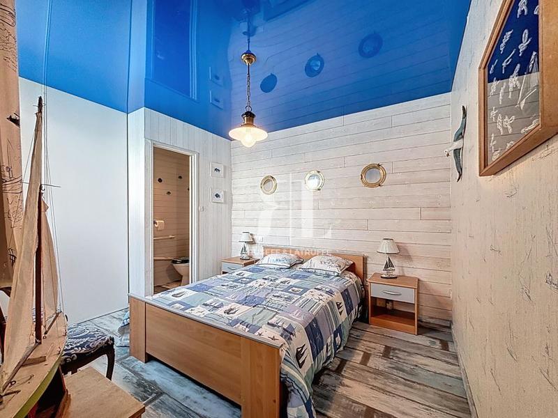 Maison - 358 m² - 10 pièces