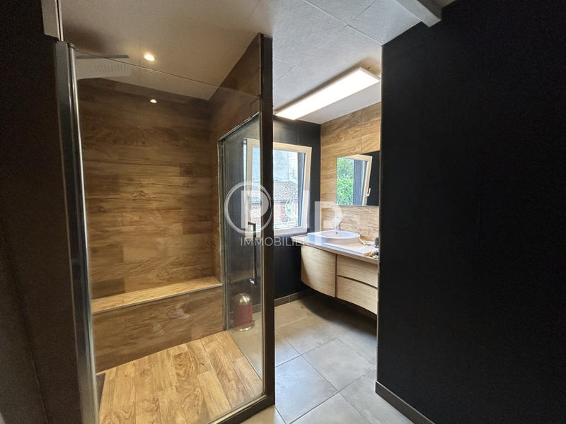 Maison - 198 m² - 10 pièces