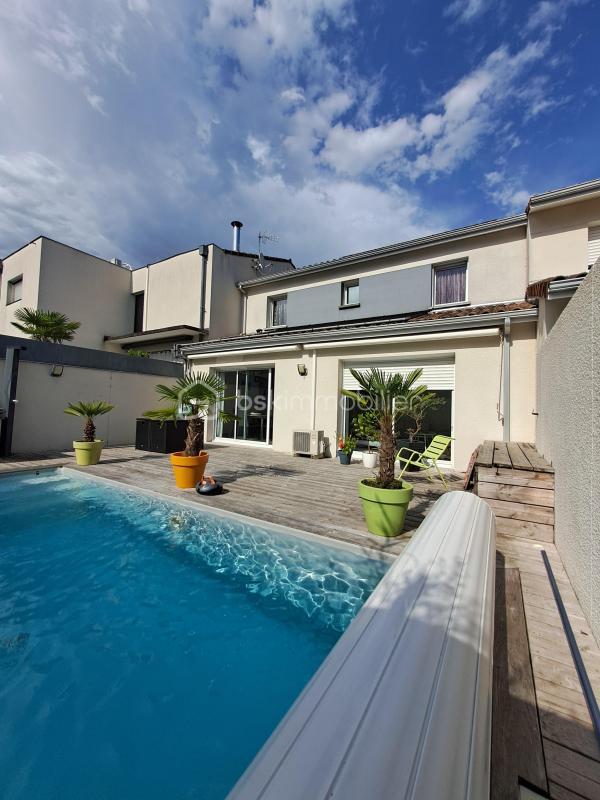 Maison - 140 m² - 6 pièces