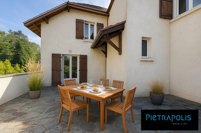 Maison ancienne - 205 m² - 6 pièces