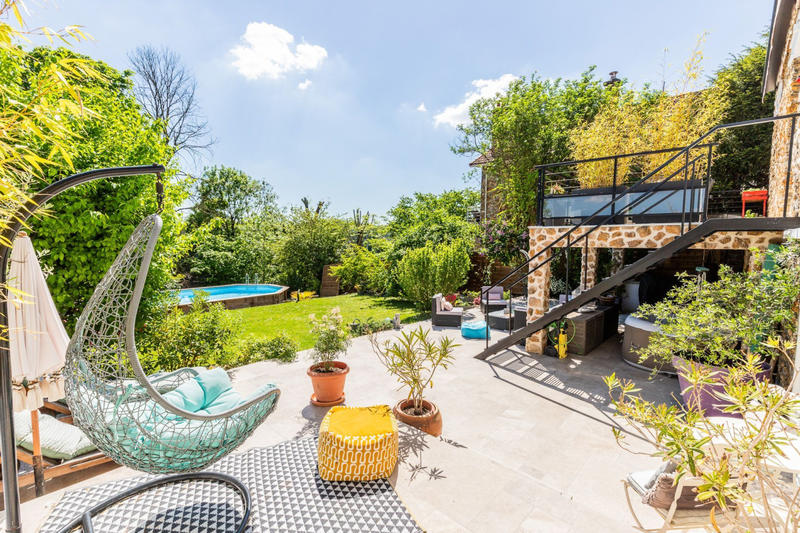 Maison - 121 m² - 6 pièces