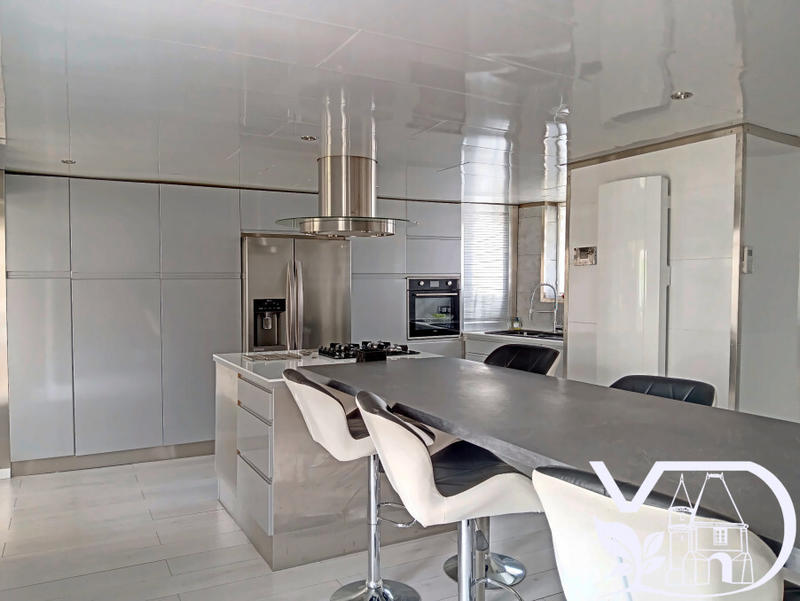 Maison - 150 m² - 4 pièces