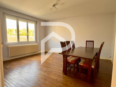 Maison - 137 m² - 5 pièces