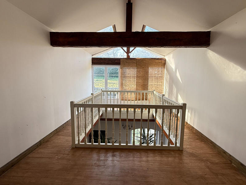 Maison - 300 m² - 11 pièces