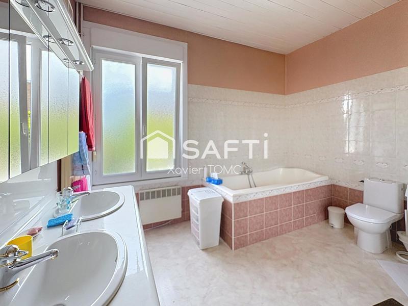 Maison - 216 m² - 10 pièces