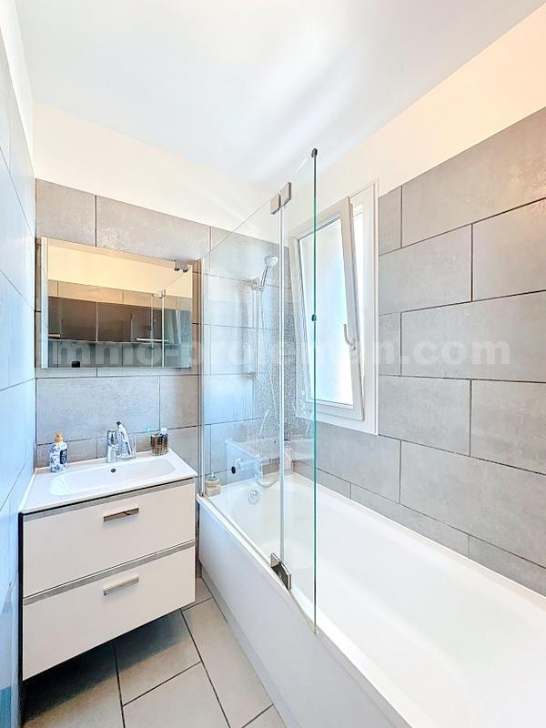 Appartement - 80 m² - 4 pièces