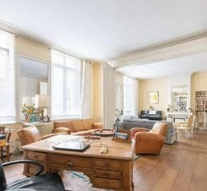 Maison - 374 m² - 10 pièces