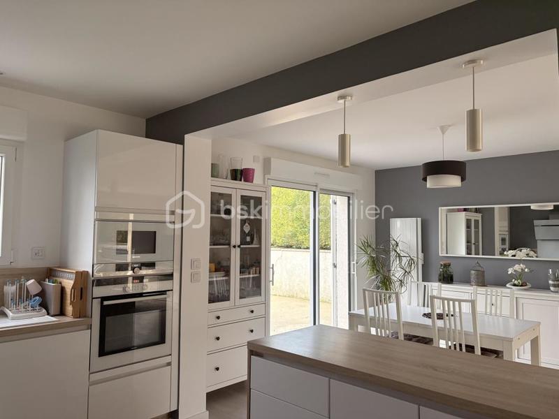 Pavillon - 138 m² - 7 pièces